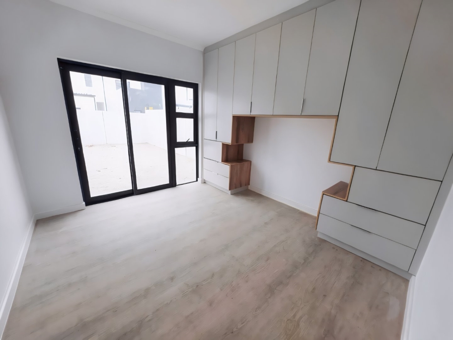 To Let 4 Bedroom Property for Rent in Sandown Western Cape